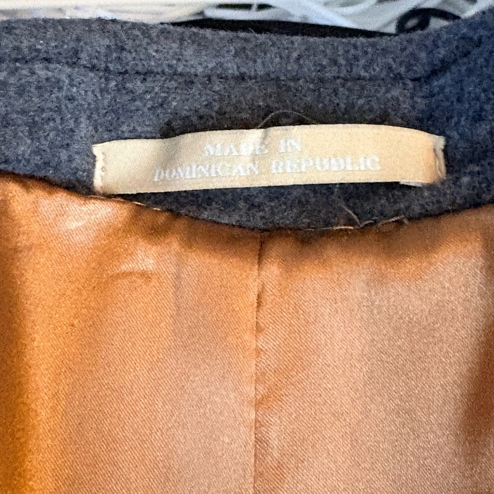 Classic Camel Wool-Blend Coat with Contrast Collar - Picture 3 of 4